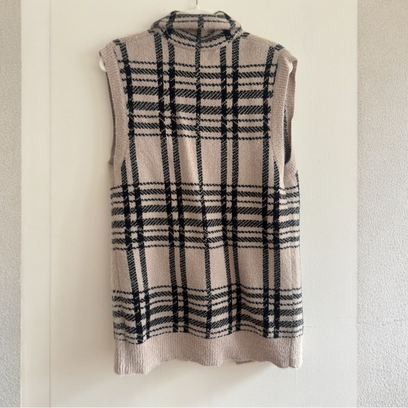 William Rast Plaid Sleeveless Sweater Vest - NWOT - Size M - Picture 2 of 2